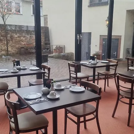 Kleine Amtshotel * Distelhausen